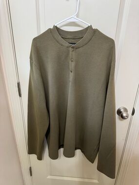 Out Yonder Company Long-Sleeve Henley Shirt in Olive Green
